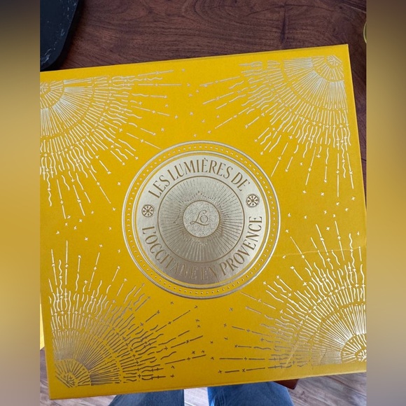 L'OCCITANE hand and foot cream plus hand scrub Gift Set - Picture 7 of 7